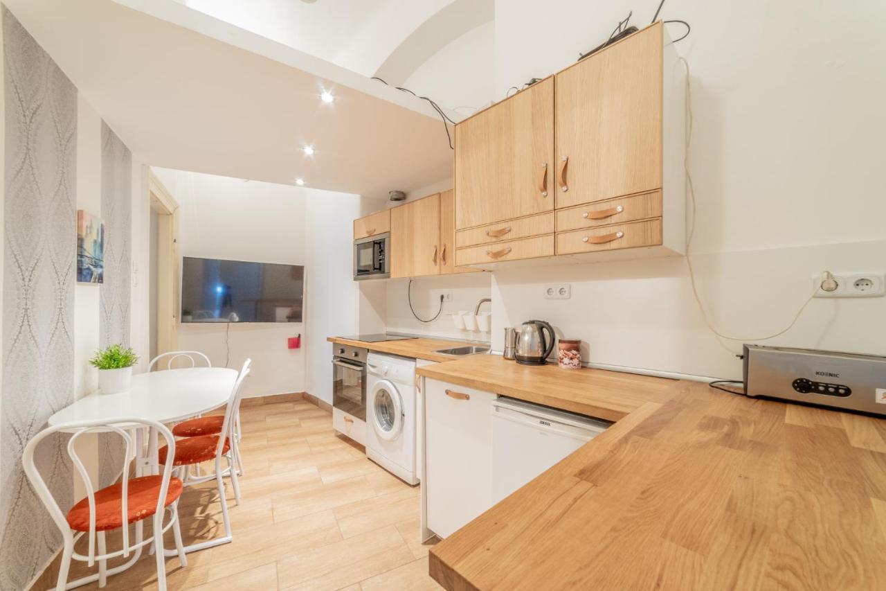 Danube 3br, 2 Bathr Quiet Apt At Market Hall Budapeste