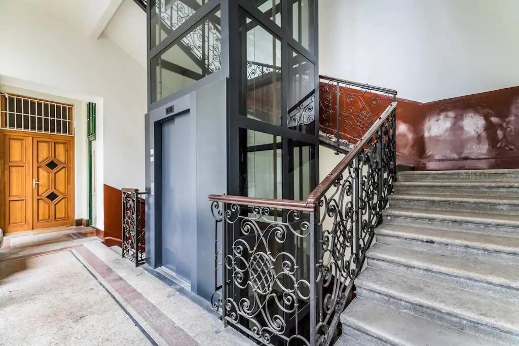 Apartment Danube 3br, 2 Bathr Quiet Apt At Market Hall *