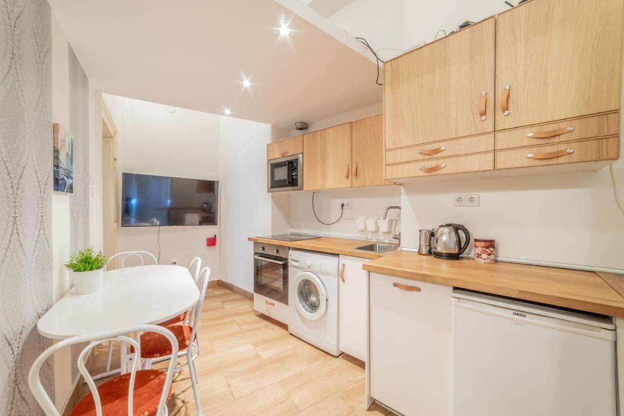 Apartment Danube 3br, 2 Bathr Quiet Apt At Market Hall Budapest